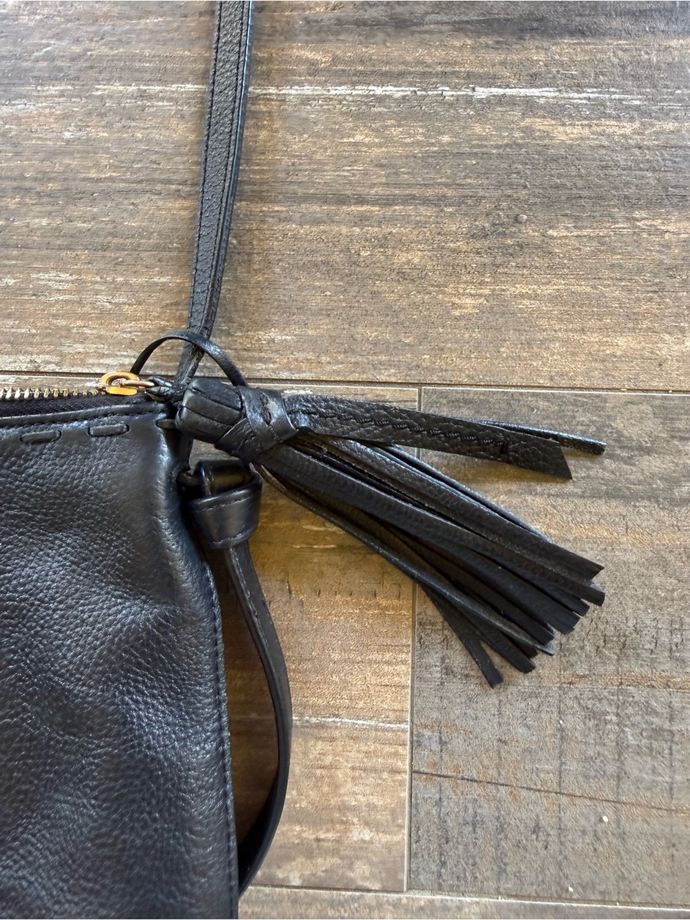 Cole Haan Black Leather Crossbody Shoulder bag w zipper and tassel - Picture 7 of 12